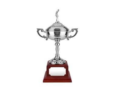 Product Image for Silver Finish Golf Cup with Square Wooden Base