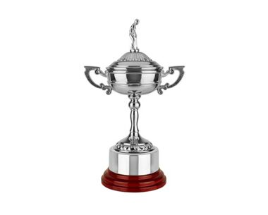 Product Image for Silver Finish Golf Cup with Round Wooden Base
