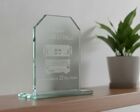 TP05 Engraved glass award