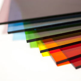 96 transparents rainbow close up 2