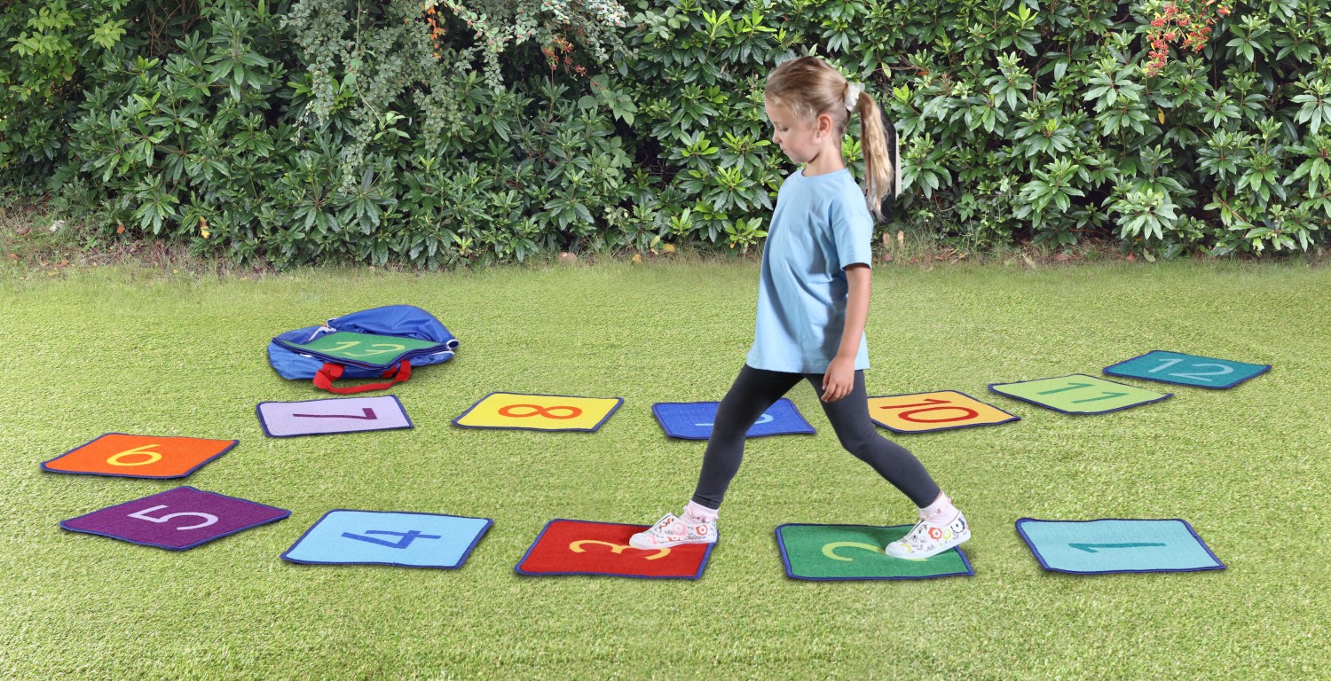 An image of Rainbow 1 - 24 Numbers Mini Mats & Holdall