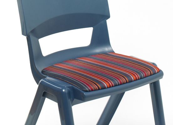 An image of Postura Plus Classroom Chairs with Seat Pad - Plastic Chairs for S...