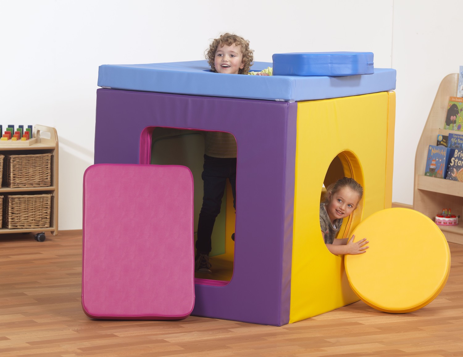 An image of Geometric Cube - Soft Play