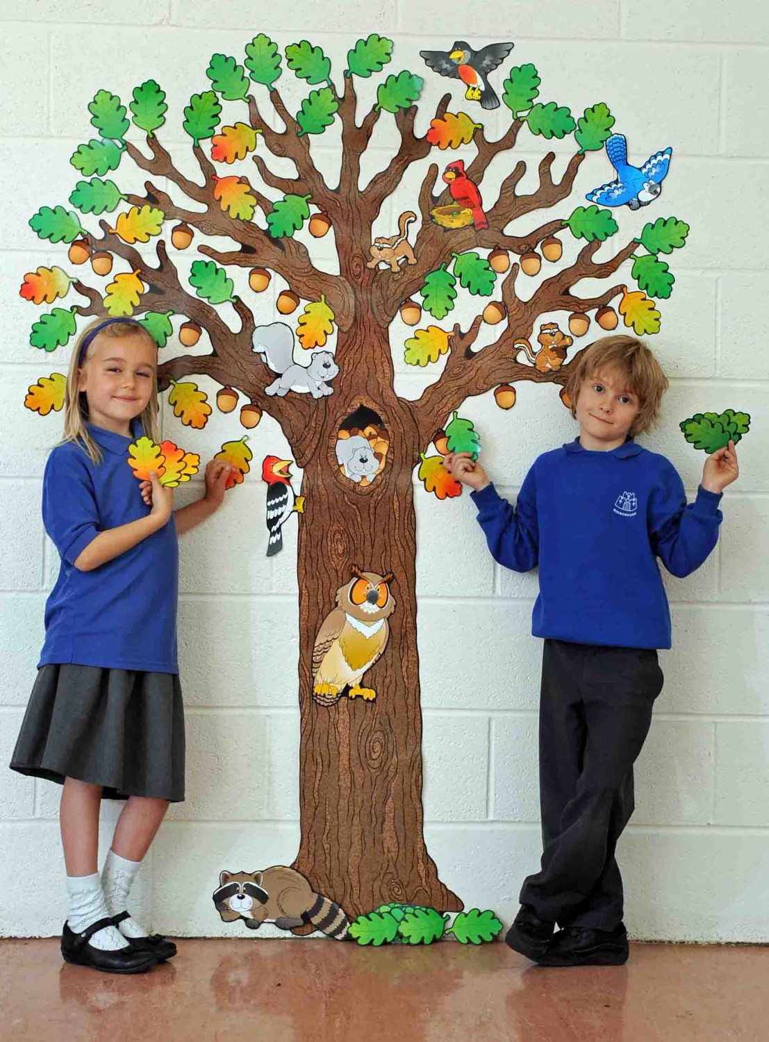 An image of Big Tree with Animals Bulletin Board Pack