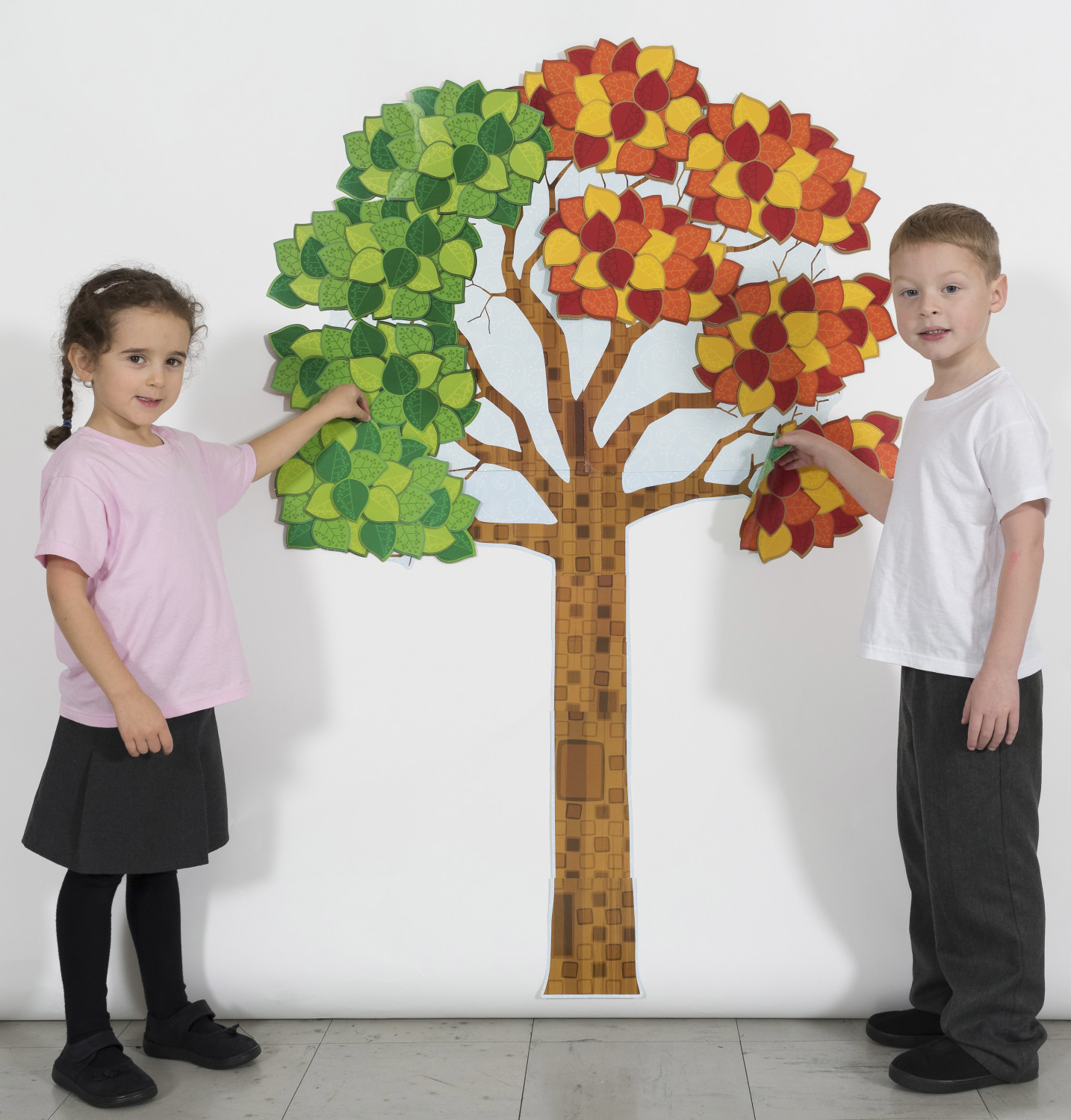 An image of Big Seasonal Tree Bulletin Board Pack