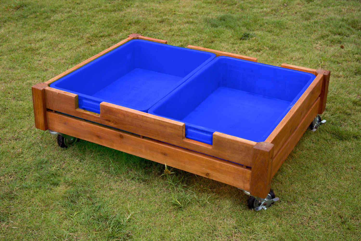 An image of Ares Outdoor Sandbox on Castors