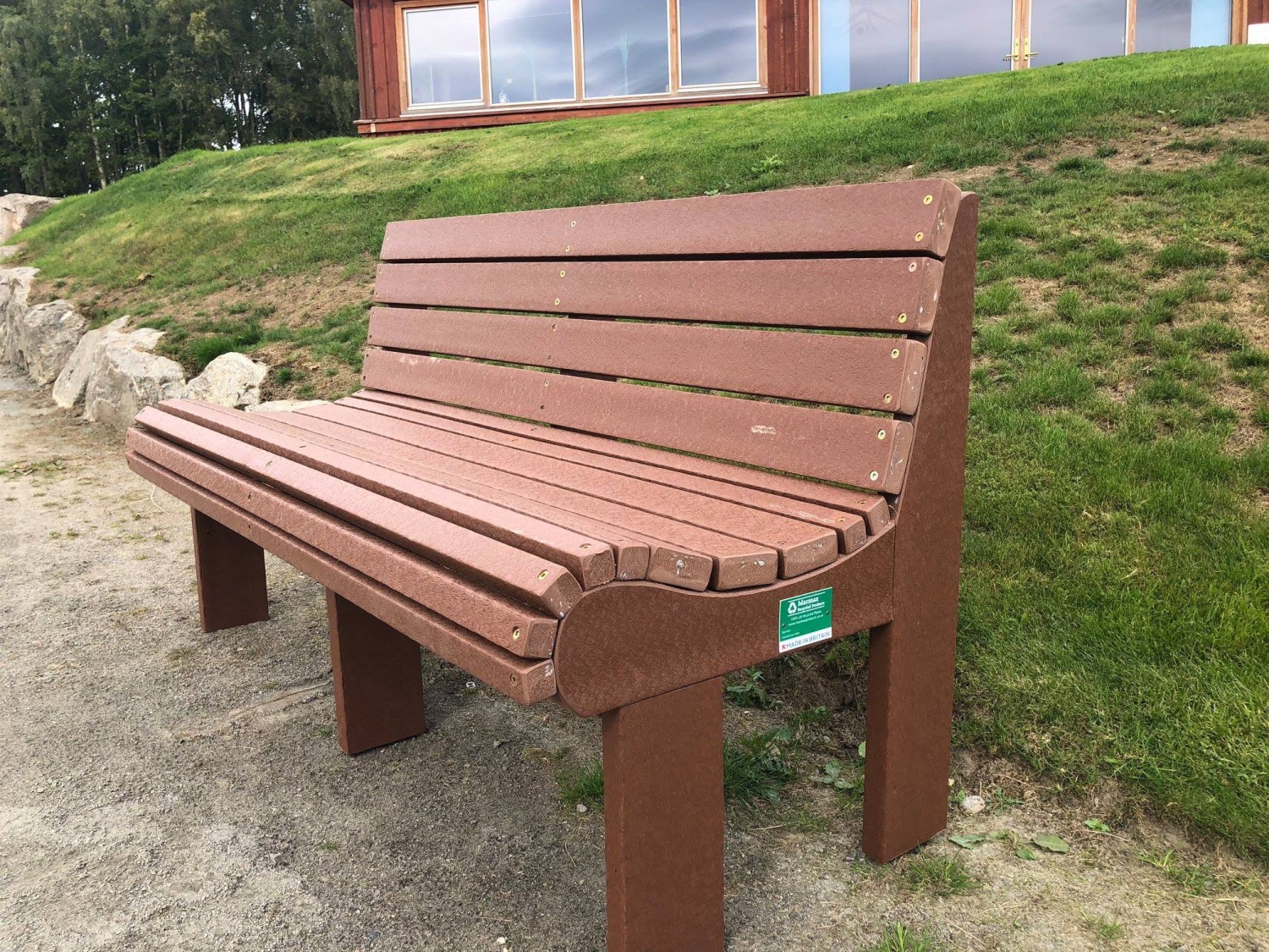 An image of Posit Recycled Plastic Easy Clean Wave Seat - Outdoor Furniture &...