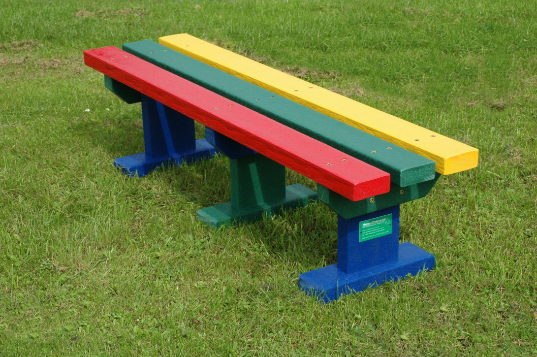 An image of Posit Recycled Plastic Easy Clean Junior Sturdy Bench - Outdoor Fu...