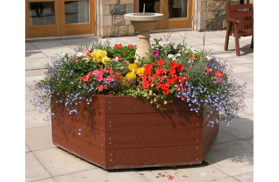 An image of Posit Recycled Plastic Easy Clean Hexagonal Planter - Outdoor Furn...