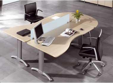 Er S Guide Types Of Desks Office Reality Bench Systems These Are Effectively A Group Of Desks That Share The Same Frame Usually Used In Call Centres Or Open Plan Offices