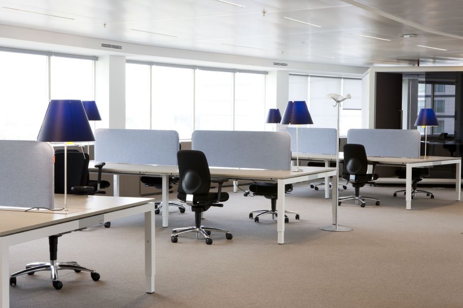 Desktop Screens with Acoustic Properties Office Reality