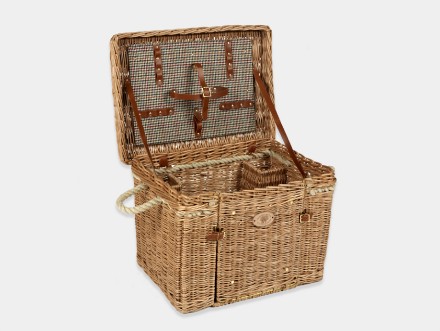 Chantilly Wine & Cheese Basket