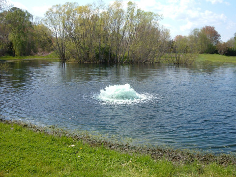 2400_surface_lake_aerator